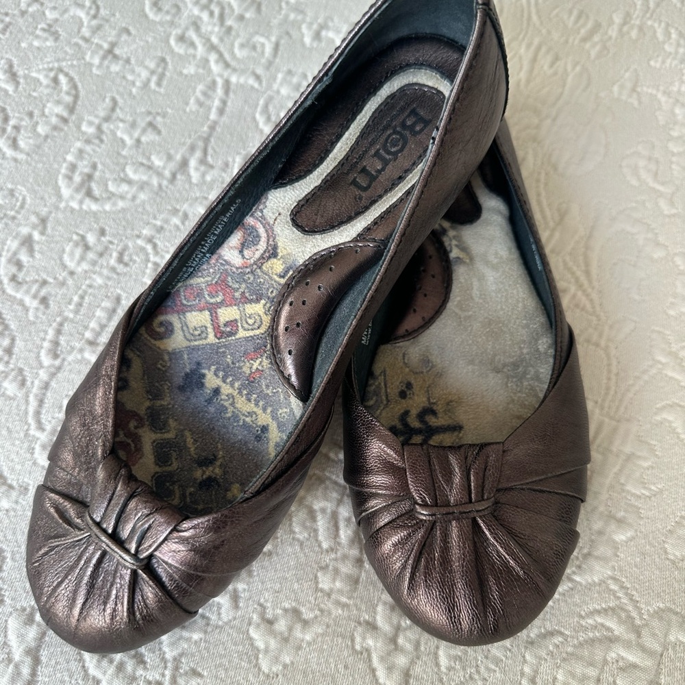 Born Women's Metallic Brown Flats